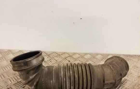 Subaru Outback (BS) Air intake hose/pipe