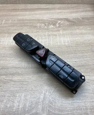 Mercedes-Benz C W203 Hazard light switch 2038219058 20188647001