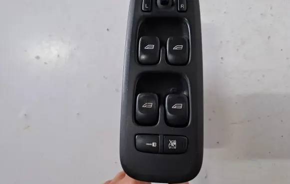 Volvo V70 Electric window control switch 30739980 09193383