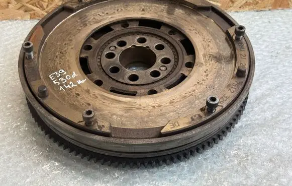 BMW 5 E39 Flywheel 21217512329 7512329