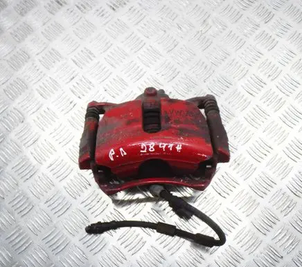 Volkswagen Golf VII Front brake caliper