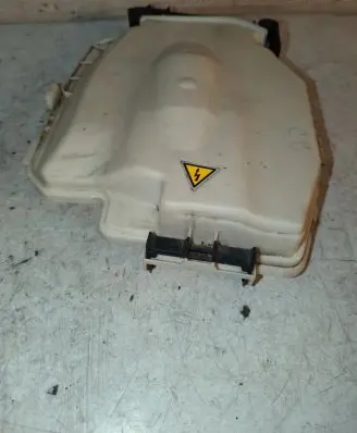 BMW 3 E90 E91 Fuse box cover 7544575