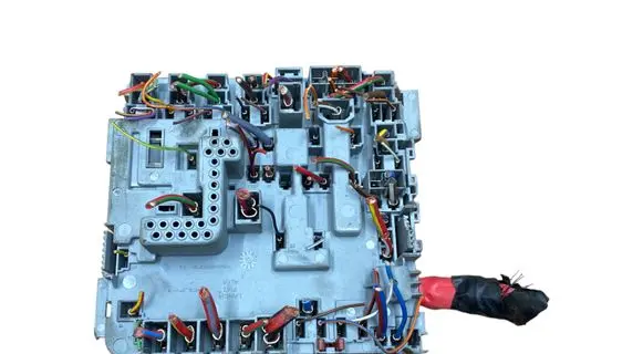 Fiat 500 Relay mounting block 51867698