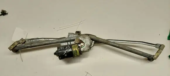 Volkswagen PASSAT B4 Front wiper linkage and motor 357955113C