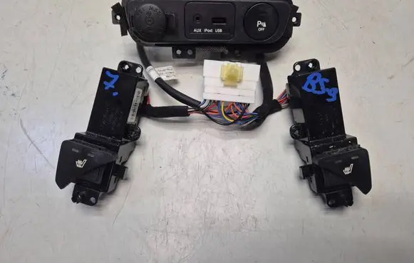 KIA Sportage Central console control unit 
