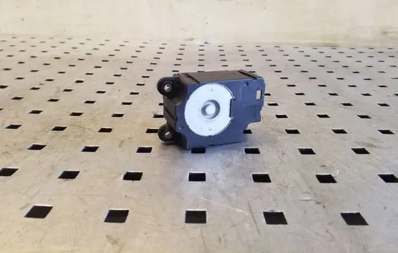 Citroen DS4 Air flap motor/actuator T1006419G