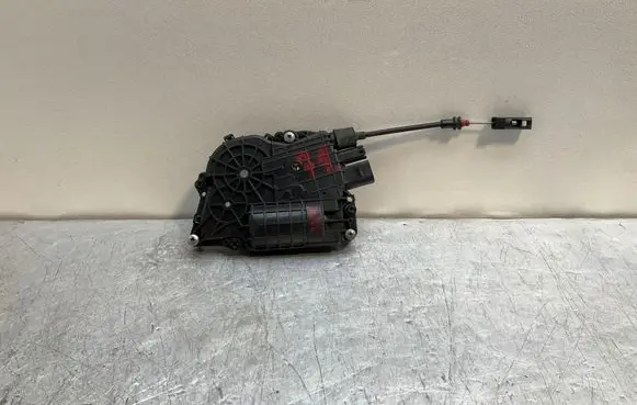 BMW 7 F01 F02 F03 F04 Front door soft close latching motor 41523098