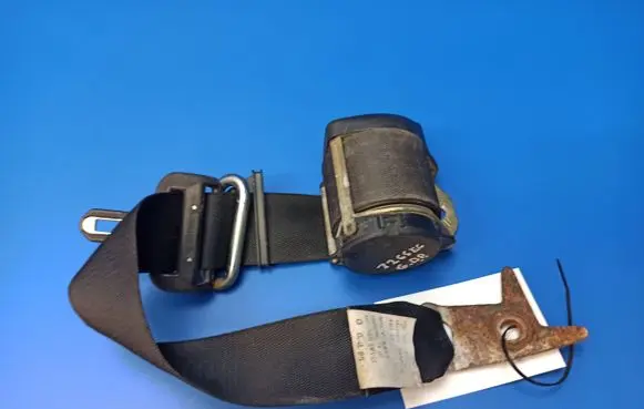 Rear seatbelt