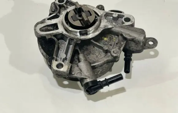 Peugeot 508 Vacuum pump 9673836180