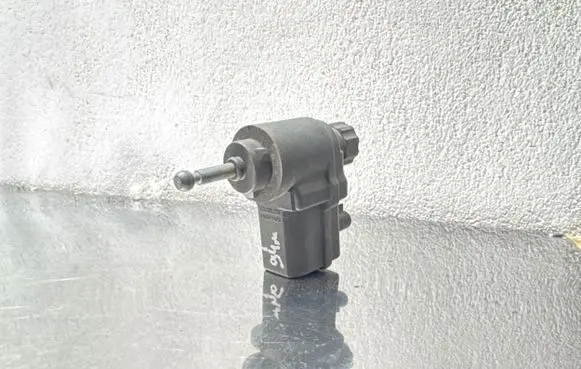 Opel Astra F Headlight level adjustment motor 90413185 35130692