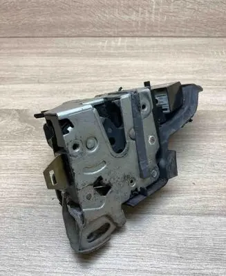 BMW 5 E39 Front door lock 8235126 8352165 FRONTRIGHTSIDE
