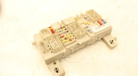 Ford Focus Fuse module 9P27488