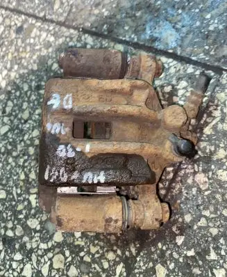 Hyundai i30 Rear brake caliper
