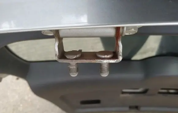 Toyota Corolla Verso AR10 Tailgate/trunk/boot hinge