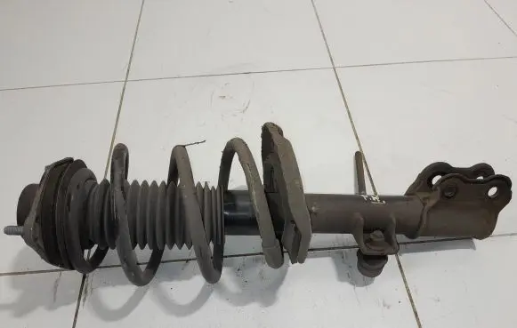 Hyundai i40 Front shock absorber with coil spring 546513ZACO