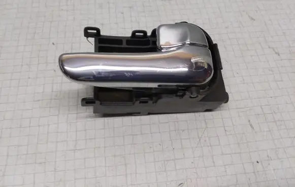 Nissan Almera N16 Front door interior handle