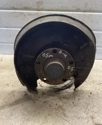 Audi A4 S4 B7 8E 8H Rear wheel hub