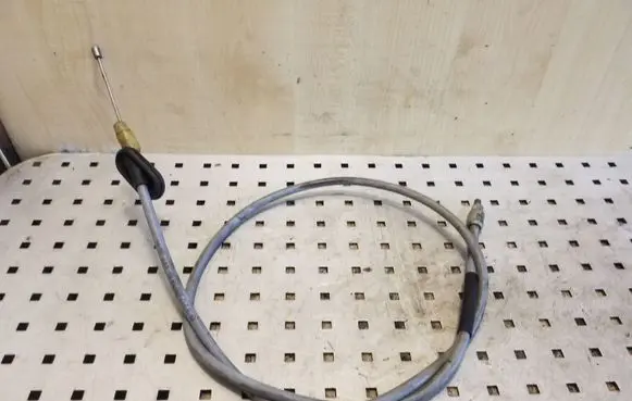 Handbrake/parking brake wiring cable