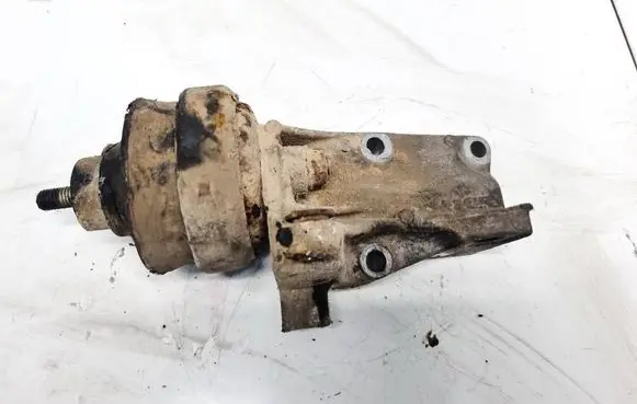 Volvo 440 Engine mount bracket 417259