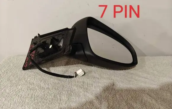 Toyota Yaris Front door electric wing mirror E8025614 E8030031