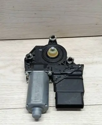 Volkswagen Golf VII Rear door window regulator motor 0130821430