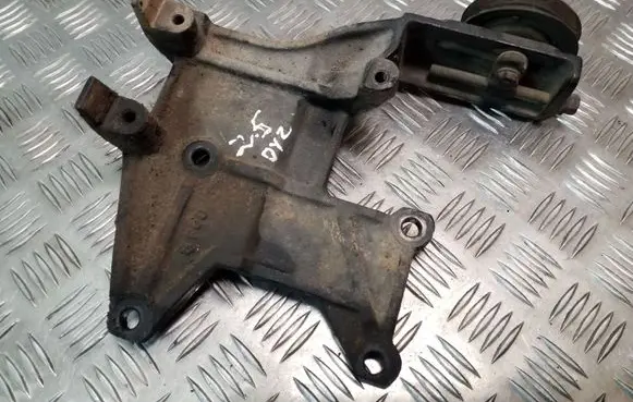 Hyundai Galloper Engine mounting bracket