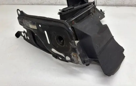 Audi Cabriolet B3 8G Radiator support slam panel bracket 059010158A