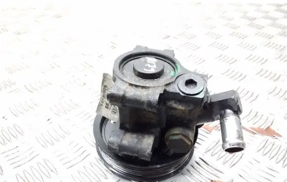 Ford Focus Power steering pump 553682