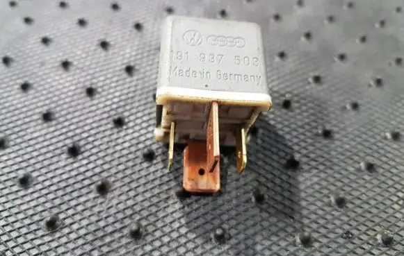 Volkswagen Golf IV Other relay 191937503