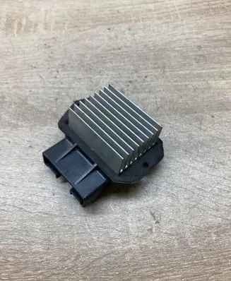 Toyota Corolla E120 E130 Heater blower motor/fan resistor 4993002121