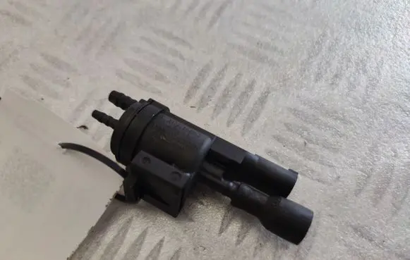 Mercedes-Benz S C217 Vacuum valve 0025407097