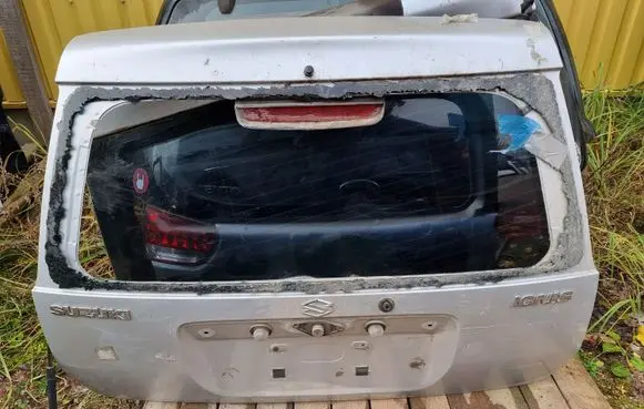 Suzuki Ignis Tailgate/trunk/boot lid NOCODE