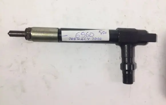 Mazda Premacy Fuel injector 6960