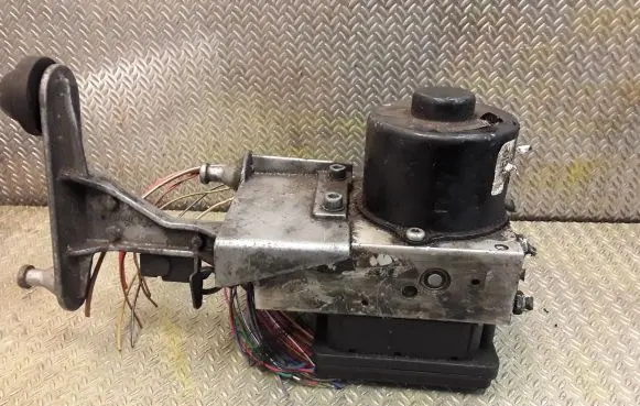 Mercedes-Benz C W203 ABS Pump 2095450232 0034319412