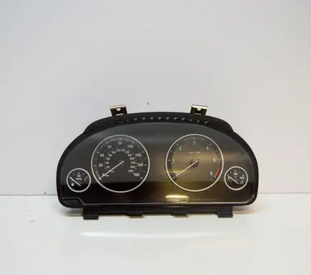 BMW 5 F10 F11 Speedometer (instrument cluster) 9285197