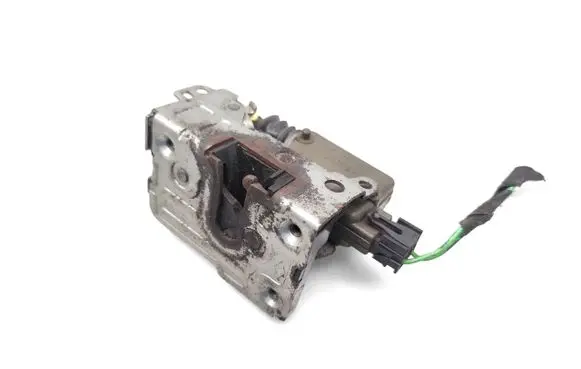 Iveco Daily 35.8 - 9 Front door lock 