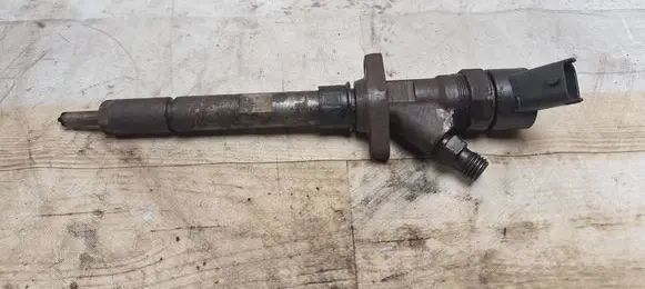 Fuel injector