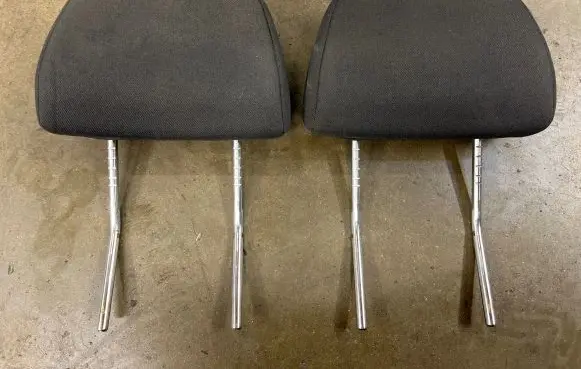 Opel Zafira B Front seat headrest 