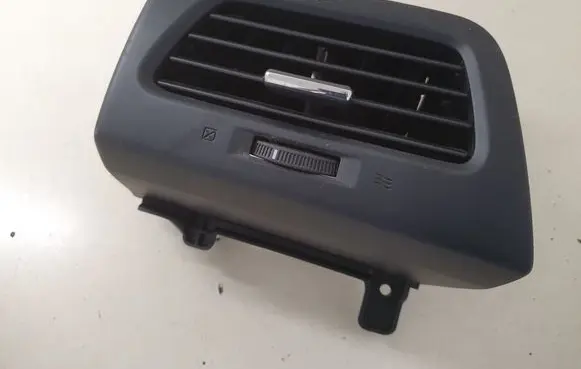 Honda CR-V Dashboard side air vent grill/cover trim 77620TA0A01021