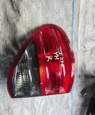 Mercedes-Benz E W210 Rear/tail lights A2108206864 3330