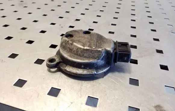 Audi A8 S8 D2 4D Camshaft position sensor 058905161B