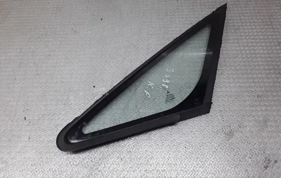 Mitsubishi Colt Front triangle window/glass 