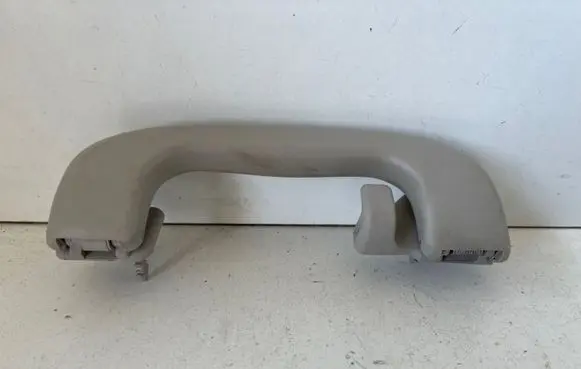 Opel Mokka X Rear interior roof grab handle