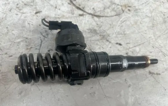 Skoda Superb B6 (3T) Fuel injector 038130073AG 0414720215