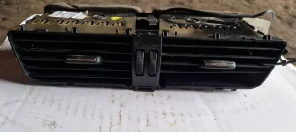 Audi Q5 SQ5 Dash center air vent grill 8R2820951C 740034504