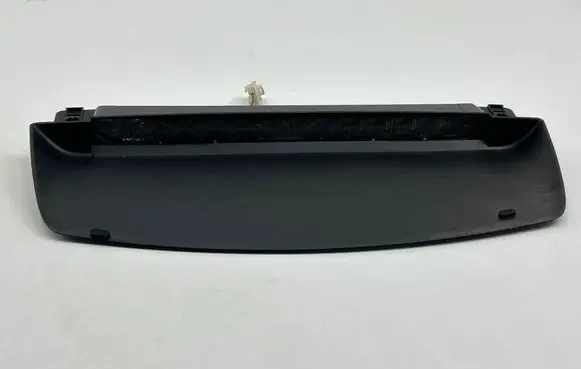 Nissan Primera Third/center stoplight 270282