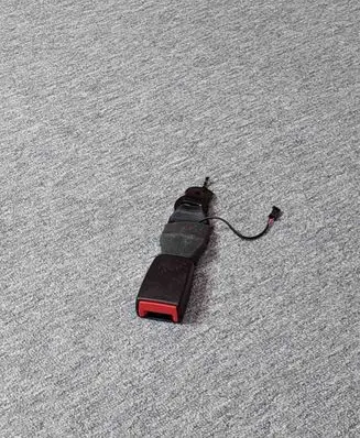 Mini One - Cooper F56 F55 Middle seatbelt buckle (rear) 7243275