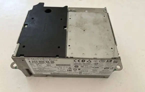 Mercedes-Benz GLC C253 Radio/GPS head unit trim A2539006606