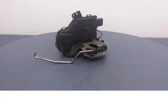 Audi A2 Front door lock 