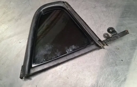 Volvo S60 Rear vent window glass 8643030 43R001025 DOT27M24100AS2